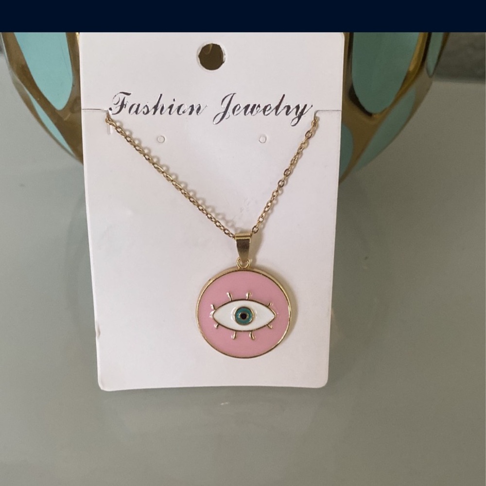 Eye pink necklace